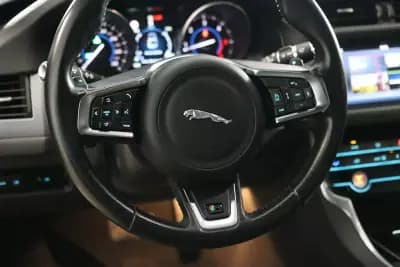 Vendo Jaguar XF 2016 - 25900 EUR, 63375 km - AUTO.MOTO.pt