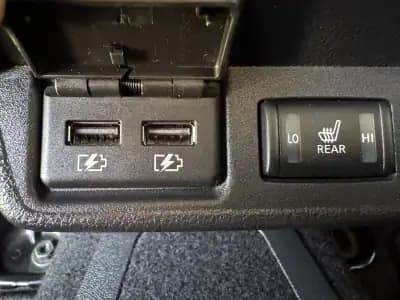 Vendo Nissan Leaf 2022 - 26950 EUR, 33000 km - AUTO.MOTO.pt