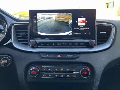 Vendo Kia Ceed SW 2020 - 18450 EUR, 180000 km - AUTO.MOTO.pt