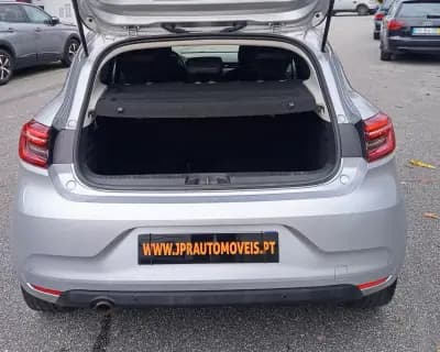 Sell Renault Clio 2021 - 12990 EUR, 122500 km - AUTO.MOTO.pt