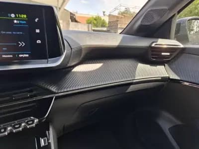 Vendo Peugeot 208 2021 - 16499 EUR, 82000 km - AUTO.MOTO.pt