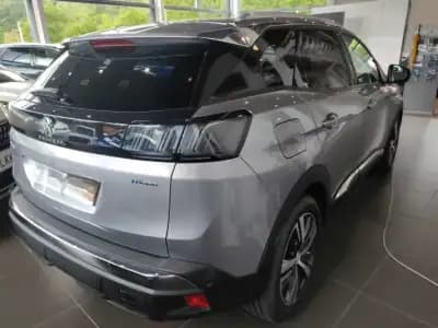 Vendo Peugeot 3008 2021 - 21950 EUR, 151000 km - AUTO.MOTO.pt