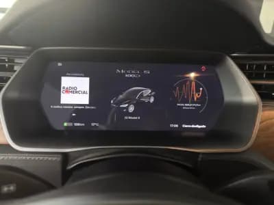 Vendo Tesla Model S 2019 - 27990 EUR, 181940 km - AUTO.MOTO.pt