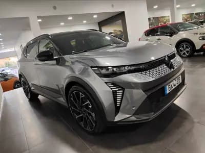 Vendo Renault Scénic E-Tech 2024 - 40990 EUR, 9000 km - AUTO.MOTO.pt