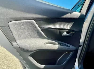 Vendo Peugeot 3008 2019 - 19480 EUR, 71800 km - AUTO.MOTO.pt