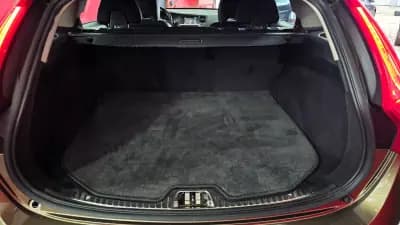 Vendo Volvo V60 Cross Country 2016 - 18180 EUR, 138731 km - AUTO.MOTO.pt