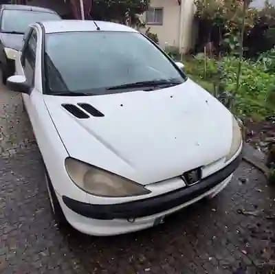 Sell Peugeot 206 CC 2000 - 600 EUR, 359000 km - AUTO.MOTO.pt