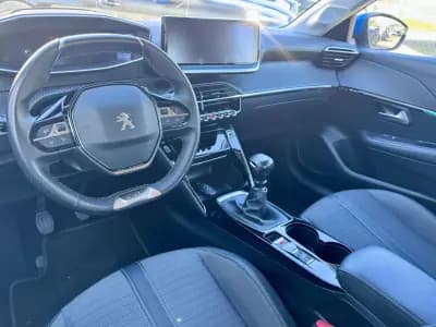 Vendo Peugeot 208 2020 - 16990 EUR, 128000 km - AUTO.MOTO.pt
