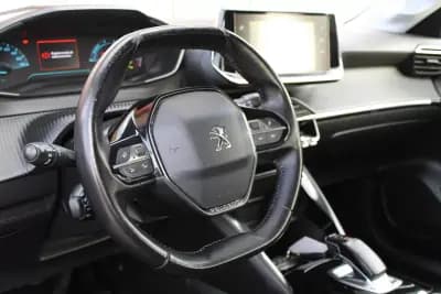 Sell Peugeot e-208 2020 - 13990 EUR, 144000 km - AUTO.MOTO.pt