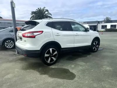 Sell Nissan Qashqai 2015 - 15990 EUR, 132687 km - AUTO.MOTO.pt