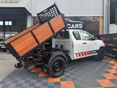 Sell Toyota Hilux 2018 - 25900 EUR, 240740 km - AUTO.MOTO.pt