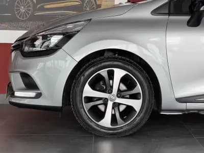 Vendo Renault Clio 2017 - 11990 EUR, 103171 km - AUTO.MOTO.pt