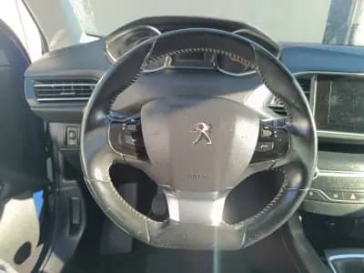 Sell Peugeot 308 2018 - 12900 EUR, 219000 km - AUTO.MOTO.pt