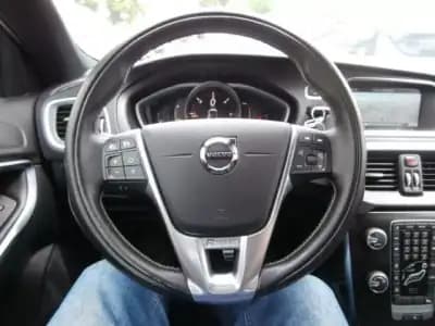Vendo Volvo V40 2017 - 16800 EUR, 170641 km - AUTO.MOTO.pt