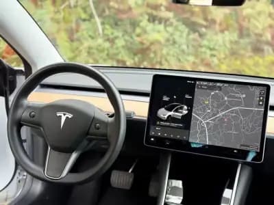 Sell Tesla Model 3 2020 - 22000 EUR, 101000 km - AUTO.MOTO.pt