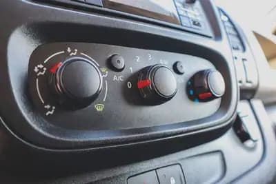 Vendo Renault 2018 - 17680 EUR, 154920 km - AUTO.MOTO.pt