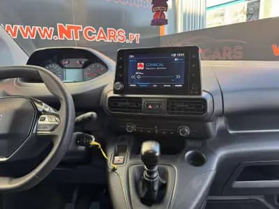 Vendo Peugeot Partner 2022 - 13900 EUR, 118623 km - AUTO.MOTO.pt