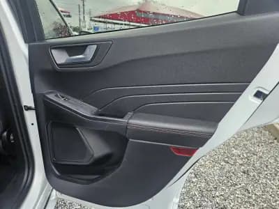 Vendo Ford Kuga 2022 - 18800 EUR, 129800 km - AUTO.MOTO.pt