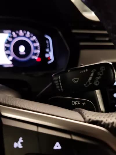 Vendo Volkswagen Passat Variant 2021 - 20750 EUR, 132592 km - AUTO.MOTO.pt