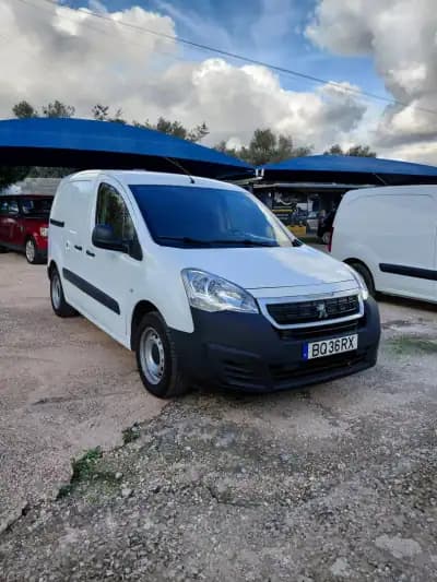 Vendo Peugeot Partner 2017 - 12980 EUR, 161882 km - AUTO.MOTO.pt
