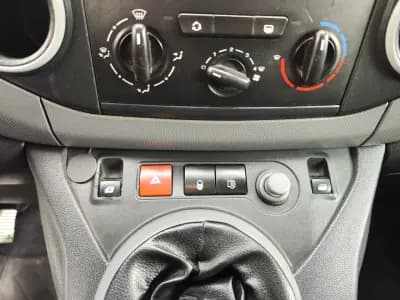 Vendo Peugeot Partner 2010 - 5480 EUR, 286000 km - AUTO.MOTO.pt