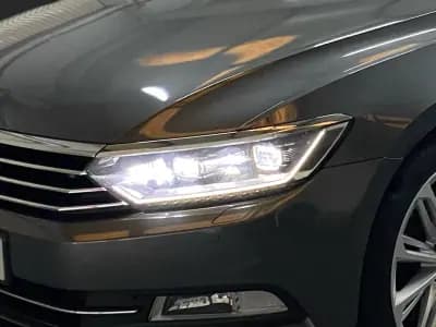 Vendo Volkswagen Passat Variant 2015 - 18950 EUR, 306000 km - AUTO.MOTO.pt