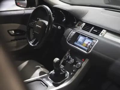 Vendo Land Rover Range Rover Evoque 2015 - 19990 EUR, 145000 km - AUTO.MOTO.pt