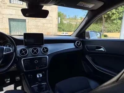 Vendo Mercedes-Benz CLA 200 2015 - 18999 EUR, 248500 km - AUTO.MOTO.pt