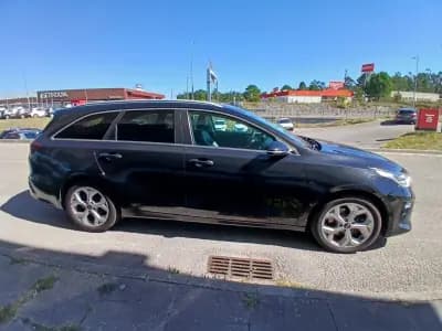 Vendo Kia Ceed SW 2019 - 13900 EUR, 72562 km - AUTO.MOTO.pt
