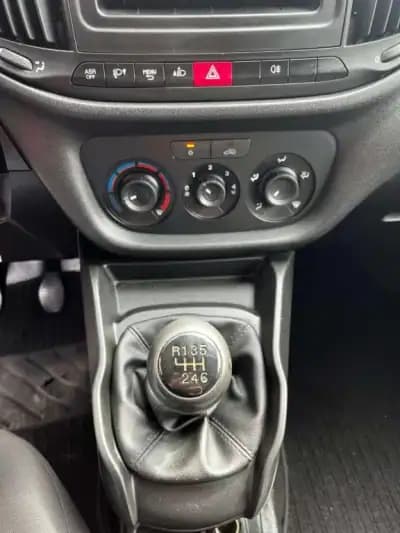 Sell Fiat DOBLO 1.6 D CONTENTOR FRIGORIFICO ( FRIO PARQUE ) 2018 - 13740 EUR, 122500 km - AUTO.MOTO.pt