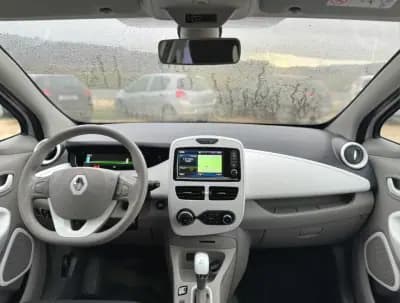 Vendo Renault Zoe 2018 - 10780 EUR, 52260 km - AUTO.MOTO.pt