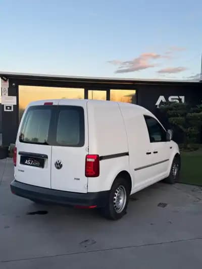 Sell Volkswagen Caddy 2018 - 7950 EUR, 322680 km - AUTO.MOTO.pt