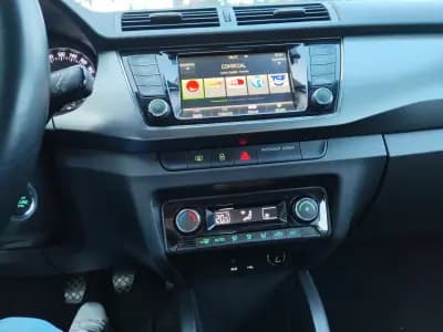 Vendo Skoda Fabia 2015 - 11900 EUR, 130000 km - AUTO.MOTO.pt