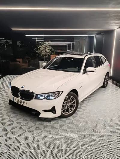 Vendo BMW 320 2021 - 28750 EUR, 142982 km - AUTO.MOTO.pt