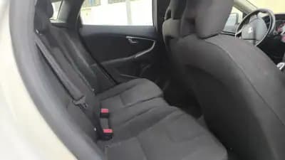 Sell Volvo V40 2013 - 10900 EUR, 190000 km - AUTO.MOTO.pt