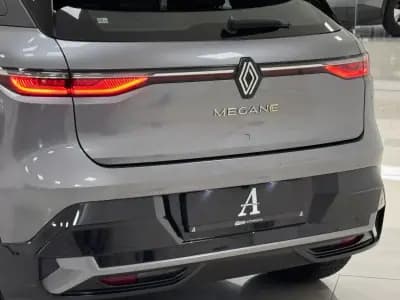 Vendo Renault Mégane E-Tech 2022 - 23890 EUR, 69000 km - AUTO.MOTO.pt