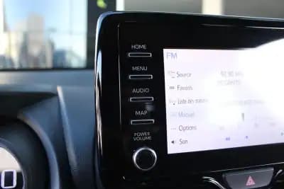 Sell Toyota Yaris 2021 - 19400 EUR, 90004 km - AUTO.MOTO.pt