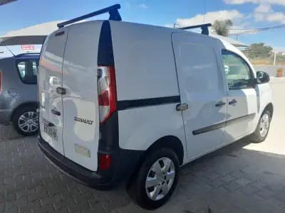 Vendo Renault Kangoo 2018 - 10900 EUR, 173000 km - AUTO.MOTO.pt