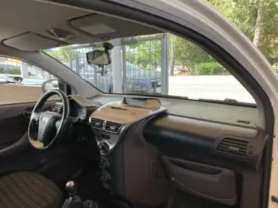 Sell Toyota iQ 2009 - 7500 EUR, 123054 km - AUTO.MOTO.pt