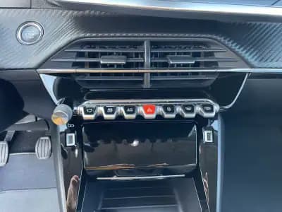 Sell Peugeot 2008 2021 - 16850 EUR, 43376 km - AUTO.MOTO.pt