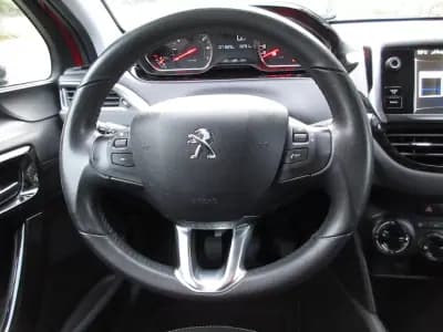 Sell Peugeot 208 2014 - 7990 EUR, 71000 km - AUTO.MOTO.pt