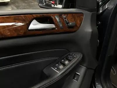 Vendo Mercedes-Benz ML 250 2015 - 27490 EUR, 135500 km - AUTO.MOTO.pt