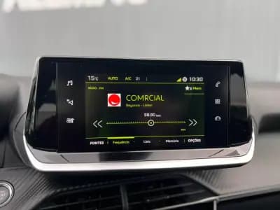 Vendo Peugeot 2008 2022 - 22500 EUR, 53598 km - AUTO.MOTO.pt