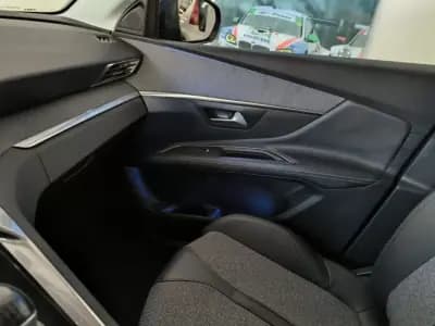 Vendo Peugeot 3008 2018 - 15992 EUR, 65181 km - AUTO.MOTO.pt