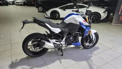 Vendo mota BMW F 900 R 2023 - 10900 EUR, 1060 km - AUTO.MOTO.pt