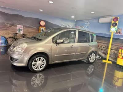 Sell Renault Modus 2008 - 5990 EUR, 200200 km - AUTO.MOTO.pt