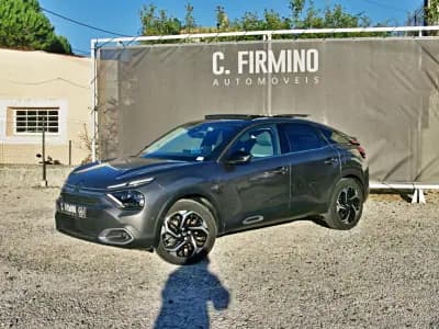 Vendo Citroën C4 2023 - 20900 EUR, 17652 km - AUTO.MOTO.pt