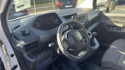 Vendo Peugeot Partner 2019 - 12490 EUR, 144000 km - AUTO.MOTO.pt