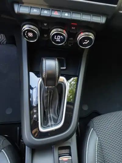 Vendo Renault Arkana 2023 - 24490 EUR, 47472 km - AUTO.MOTO.pt