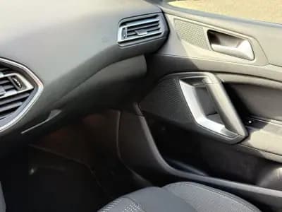 Sell Peugeot 308 SW 2015 - 9900 EUR, 107000 km - AUTO.MOTO.pt